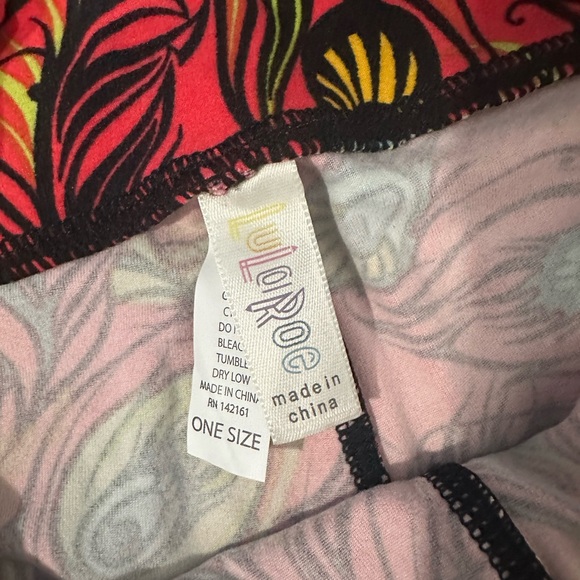 Brand new- Never Worn LuLaRoe leggings - Picture 2 of 2